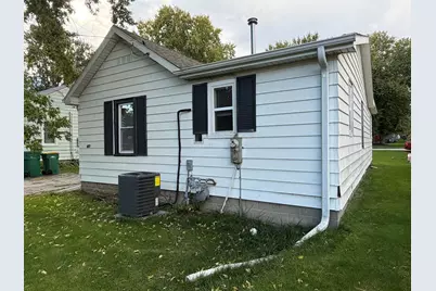 1023 Wild Street, Sycamore, IL 60178 - Photo 2