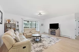7410 Brookdale Dr, Darien, IL 60561 - Photo 4