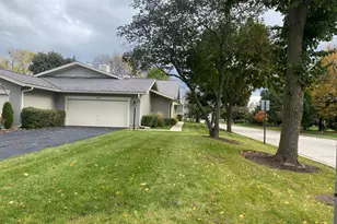1427 James Ct, Libertyville, IL 60048 - Photo 1