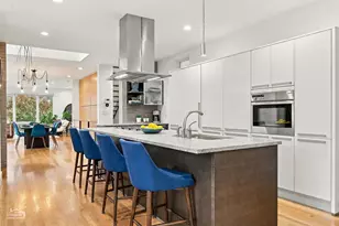 2325 W Erie St, Chicago, IL 60612 - Photo 8