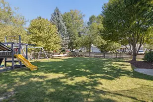 2224 Beaumont Ct, Aurora, IL 60502 - Photo 32