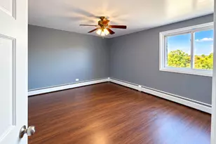5011 Valley Ln, Streamwood, IL 60107 - Photo 12