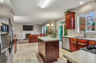 1999 S Jonathan Dr, Round Lake, IL 60073 - Photo 12