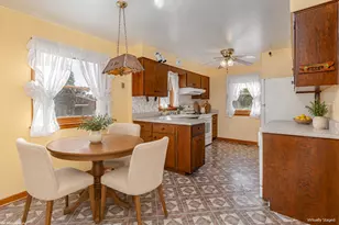 5101 W 83rd St, Burbank, IL 60459 - Photo 8