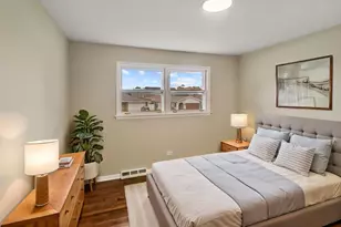 9128 S Komensky Ave, Oak Lawn, IL 60453 - Photo 10