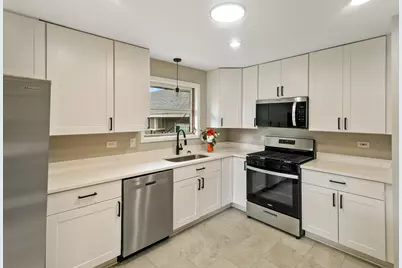 9128 S Komensky Avenue, Oak Lawn, IL 60453 - Photo 6