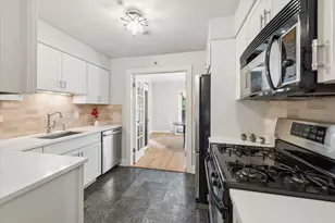 3100 N Sheridan Rd, Chicago, IL 60657 - Photo 12