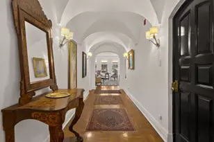 222 E Chestnut St, Chicago, IL 60611 - Photo 4