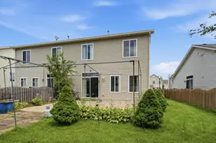 678 S Shannon Dr, Romeoville, IL 60446 - Photo 24