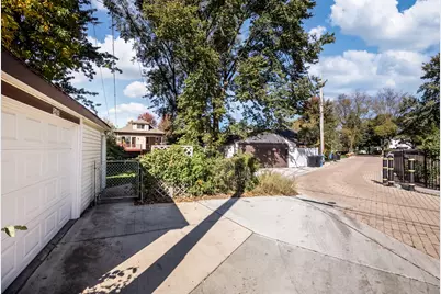 5685 N New Hampshire Avenue, Chicago, IL 60631 - Photo 26