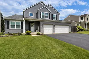 2072 Norwich Dr, Bartlett, IL 60103 - Photo 2