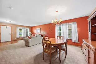 250 Sparrow Dr, Woodstock, IL 60098 - Photo 4