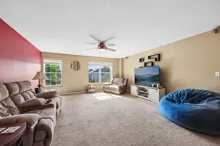 250 Sparrow Dr, Woodstock, IL 60098 - Photo 8