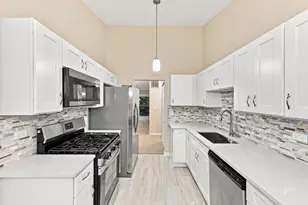 2656 S Cedar Glen Dr, Arlington Heights, IL 60005 - Photo 6