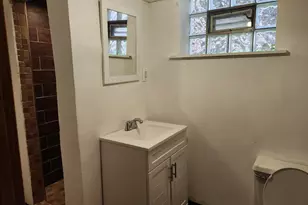 458 E 109th St, Chicago, IL 60628 - Photo 12