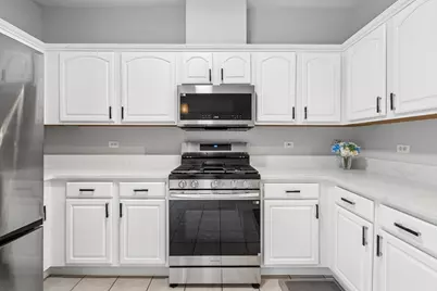 163 Lucerne Court, Wheeling, IL 60090 - Photo 8
