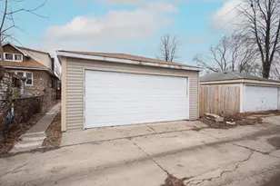 9605 S Greenwood Ave, Chicago, IL 60628 - Photo 30