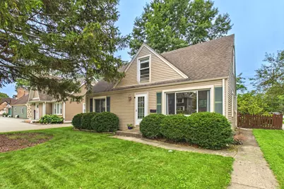 520 N Eastwood Avenue, Mount Prospect, IL 60056 - Photo 1