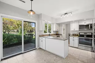 1302 Pimlico Pkwy, Libertyville, IL 60048 - Photo 10