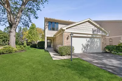 1302 Pimlico Parkway #-, Libertyville, IL 60048 - Photo 1