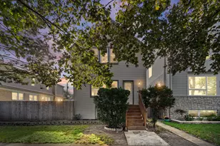 5122 N Lotus Ave, Chicago, IL 60630 - Photo 2
