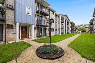 8519 W Catherine Ave, Chicago, IL 60656 - Photo 2