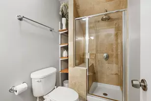 2042 N Winchester Ave, Chicago, IL 60614 - Photo 12