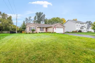 5508 Reidenbach Rd, South Beloit, IL 61080 - Photo 2