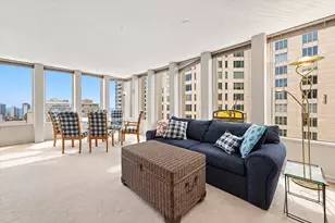 100 E Walton St, Chicago, IL 60611 - Photo 2