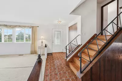 218 Desmond Drive, Schaumburg, IL 60193 - Photo 14
