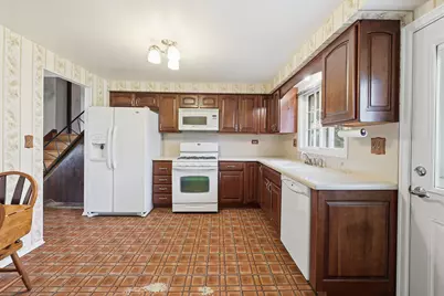 218 Desmond Drive, Schaumburg, IL 60193 - Photo 10