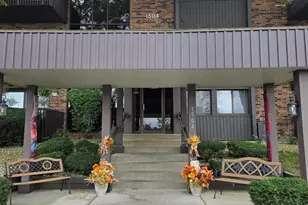 1504 Woodbridge Rd, Joliet, IL 60436 - Photo 2