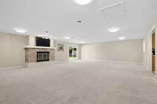 10238 Hilltop Dr, Orland Park, IL 60462 - Photo 4