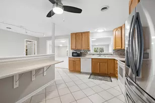 10238 Hilltop Dr, Orland Park, IL 60462 - Photo 6