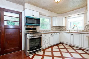 625 S 2nd St, West Dundee, IL 60118 - Photo 16