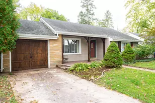 625 S 2nd St, West Dundee, IL 60118 - Photo 2