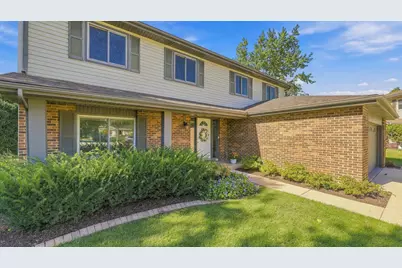 7 Pheasant Court, Woodridge, IL 60517 - Photo 2