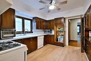 5856 N Mobile Ave, Chicago, IL 60646 - Photo 28