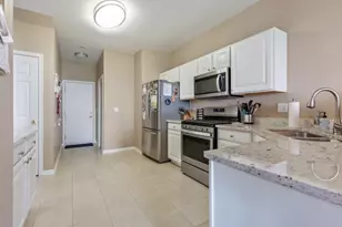 335 Thornwood Way, South Elgin, IL 60177 - Photo 2