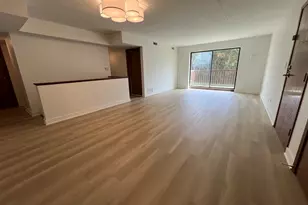 2416 W Foster Ave, Chicago, IL 60625 - Photo 2