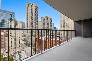 10 E Ontario St, Chicago, IL 60611 - Photo 4