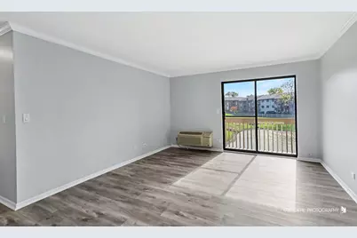 960 N Lakeside Drive #2-A, Vernon Hills, IL 60061 - Photo 2
