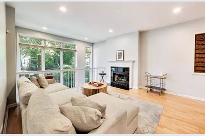 2622 N Mildred Avenue #1, Chicago, IL 60614 - Photo 2