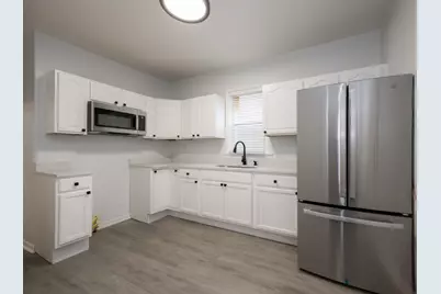 7653 S Saint Lawrence Avenue, Chicago, IL 60619 - Photo 8