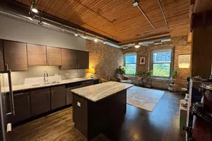 445 E Illinois St, Chicago, IL 60611 - Photo 2