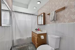 7106 Beckwith Rd, Morton Grove, IL 60053 - Photo 16