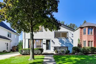 754 S Saylor Ave, Elmhurst, IL 60126 - Photo 1
