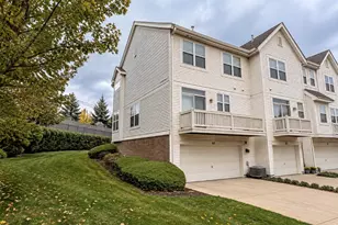 65 Veneto Ct, Streamwood, IL 60107 - Photo 2