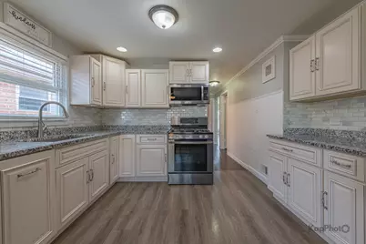 7224 W 60th Place, Summit, IL 60501 - Photo 8