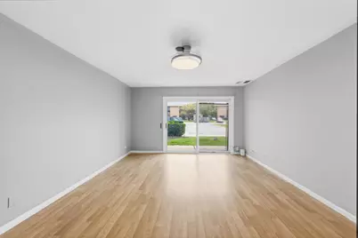 2000 Bayside Drive #114, Palatine, IL 60074 - Photo 4